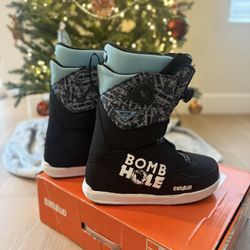 Snowboarding Boots Brand “Thirty-Two Boa Bomb Hole - Size 11.5 