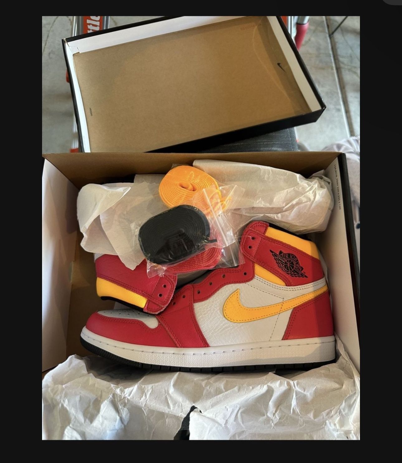 Nike Air Jordan 1 High OG Light Fusion Red Size 10