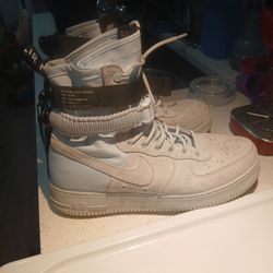Nike SF-AF1 Special Field Air Force 1 High Tops