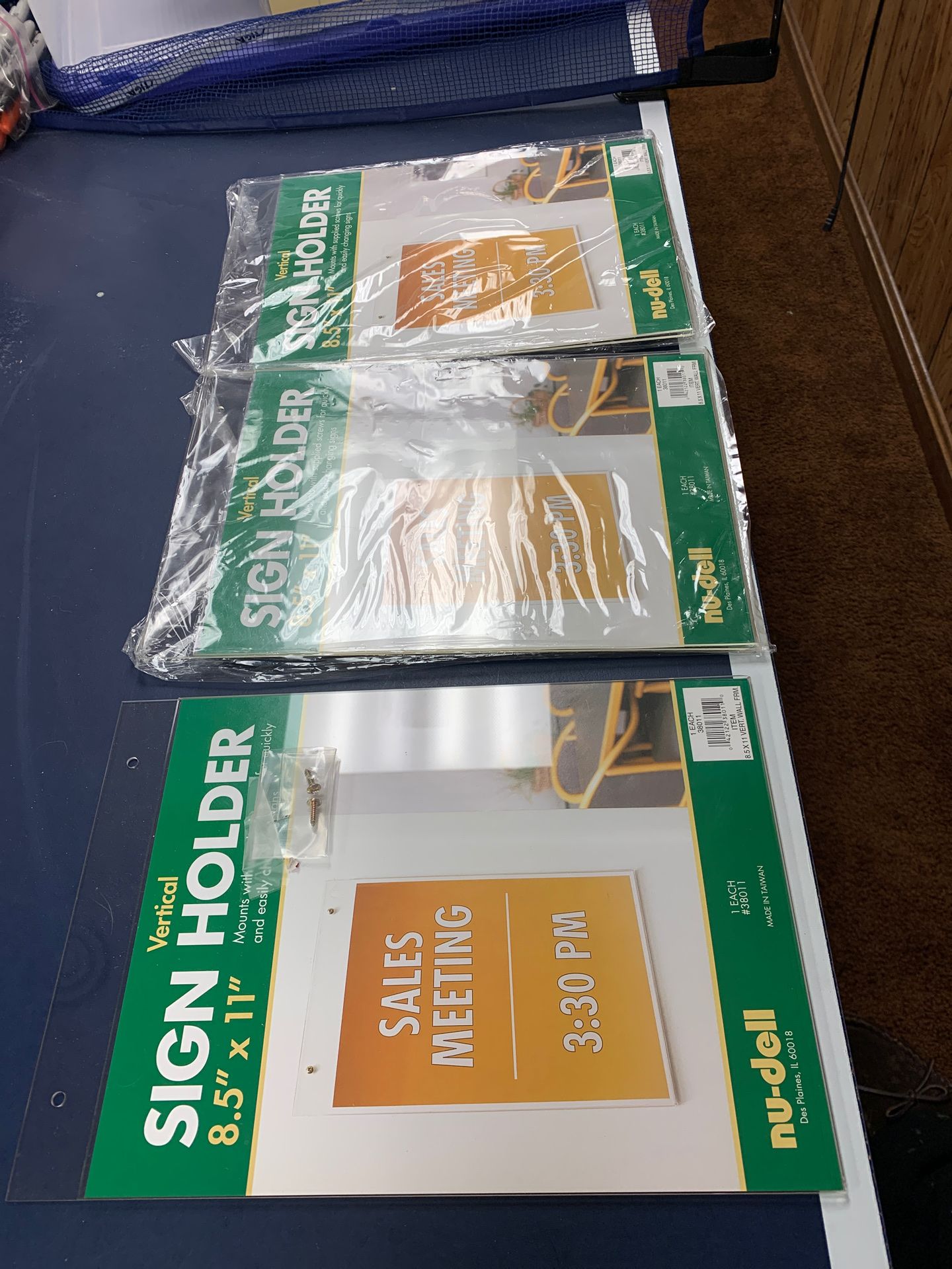 Vertical sign holder x3 new