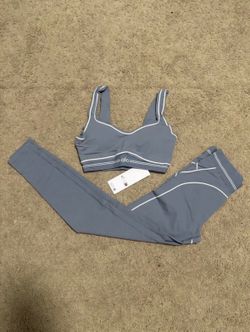 Alo yoga size small