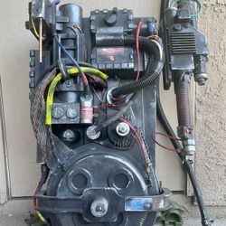 Hasbro HasLab Ghostbusters Spengler Plasma Series Proton Pack Neutrona Wand Alice Frame