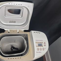 West Bend Automatic Bread And Dough Maker Model 41052