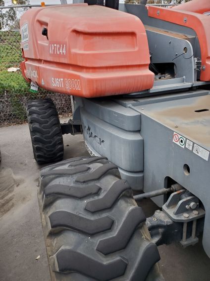 BOOM 60 64' TELESCOPIC