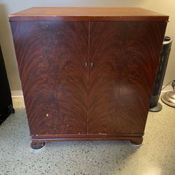 Mahogany 1949 Model 4H166 S TV/Radio Chassis Cabinet Storage