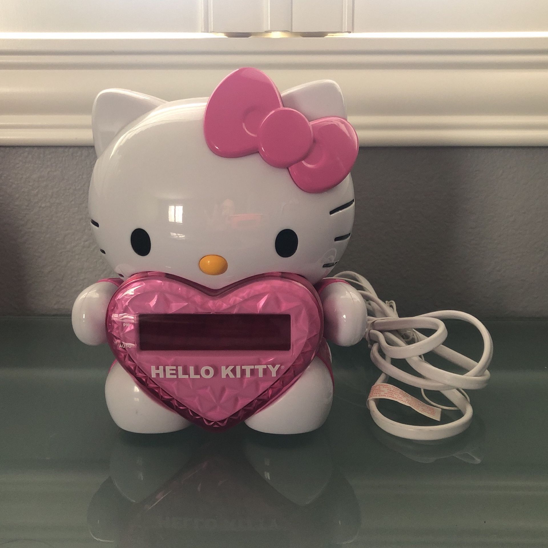 Hello Kitty Alarm and Radio Clock