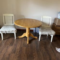 Table With 2 Chairs 