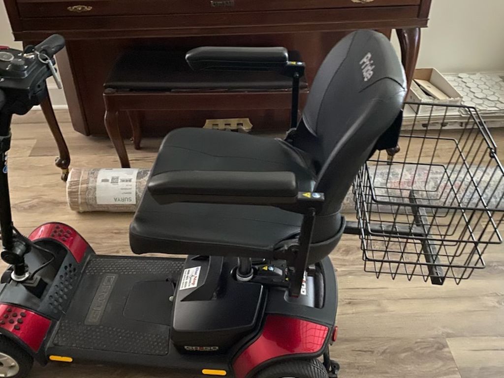 Pride Mobilty Scooter Go Go Elite Like New