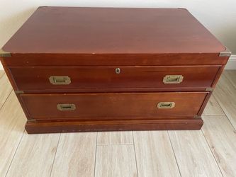 Chest style coffee table