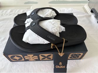 OluKai Lava Rock Men’s Size 10 Beach Sandals