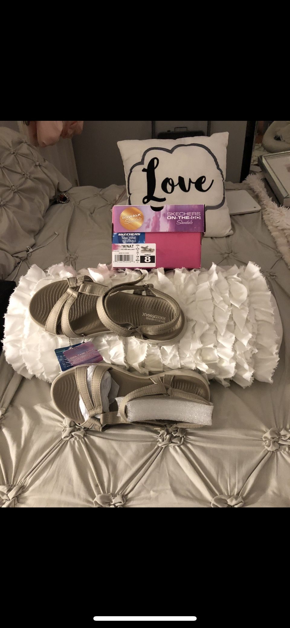 BrandNew Sketchers Sz8 Sandals