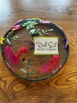 Del Sol Picnic Screen with Flamingos & Flowers.