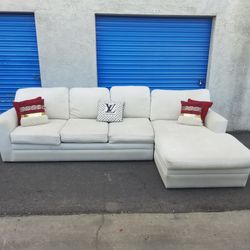 Beautiful Sectional Couch 🛋 Very Clean And Nice 🛋 