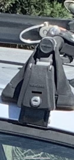 Yakima Q Tower With Clip And Pad.
