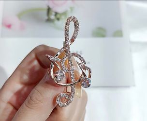Music Note Treble Clef Crystal Brooch Pin