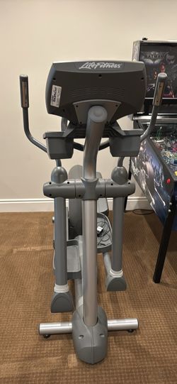 Life Fitness X9i Elliptical Cross-Trainer