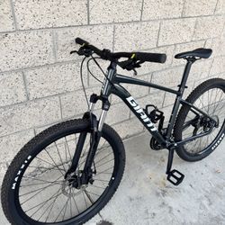 Giant Talon 4 2022 MTB Mountain Bike 