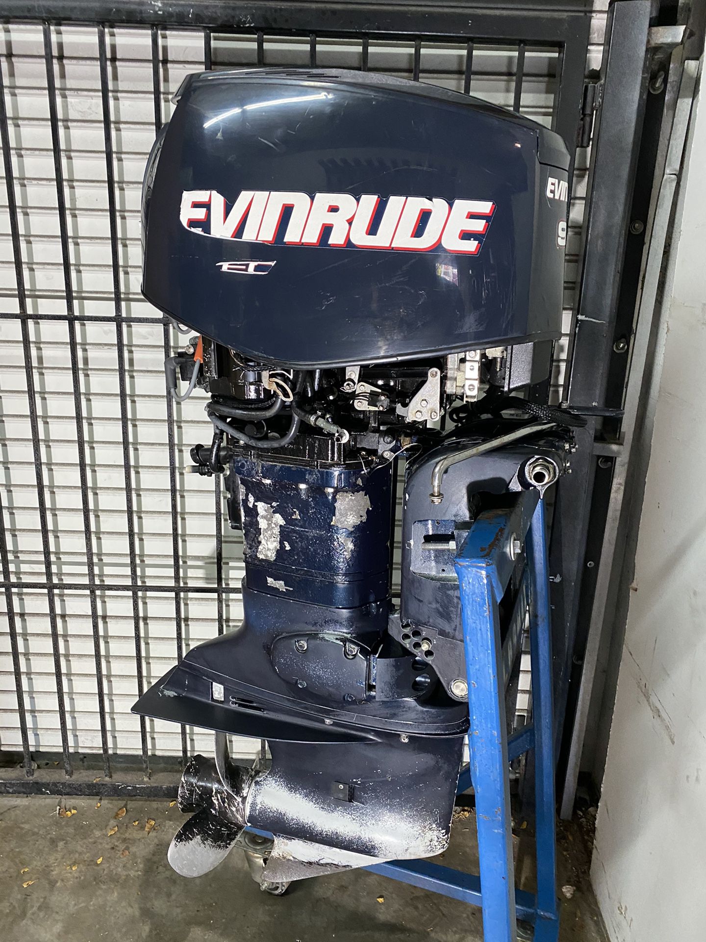 Photo Evinrude ETEC 90 Hp Outboard Needs Work