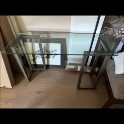 Modern Lightweight Table 