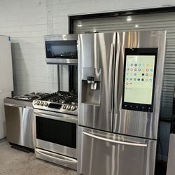 🍽️ Kitchen Appliance Package – Stainless Steel with Smart Display Refrigerator