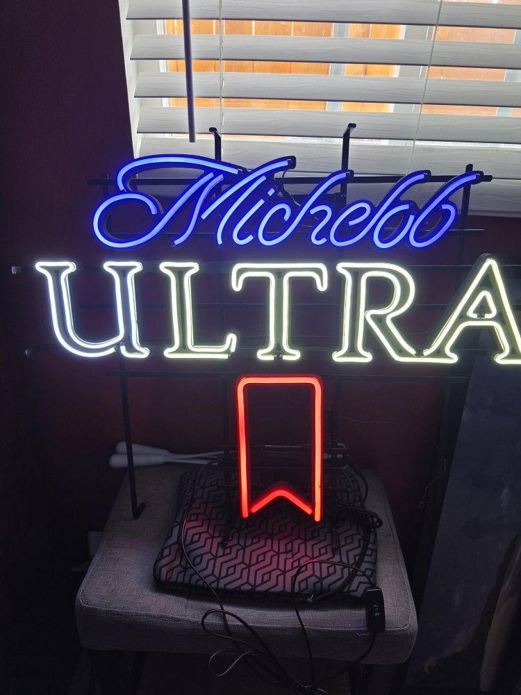 Beer Neon Michaelob Ultra