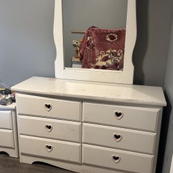 Dresser Whit Mirror And Night Stand 
