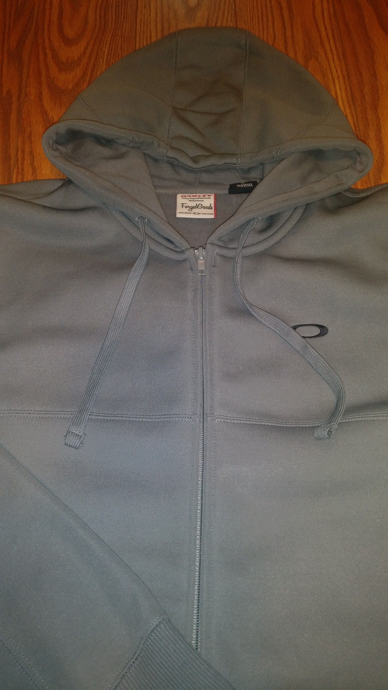 Oakley Hoodie Jacket XL BNWT