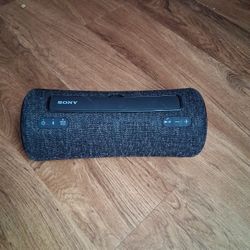 New sony three hundred blue tooth speaker