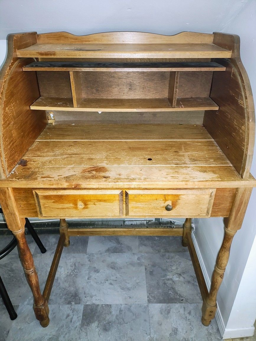 Antic Desk
