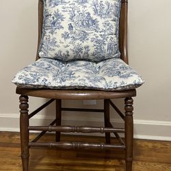 Sitting Chair