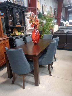 Beautiful NEW Dining Room Table Set