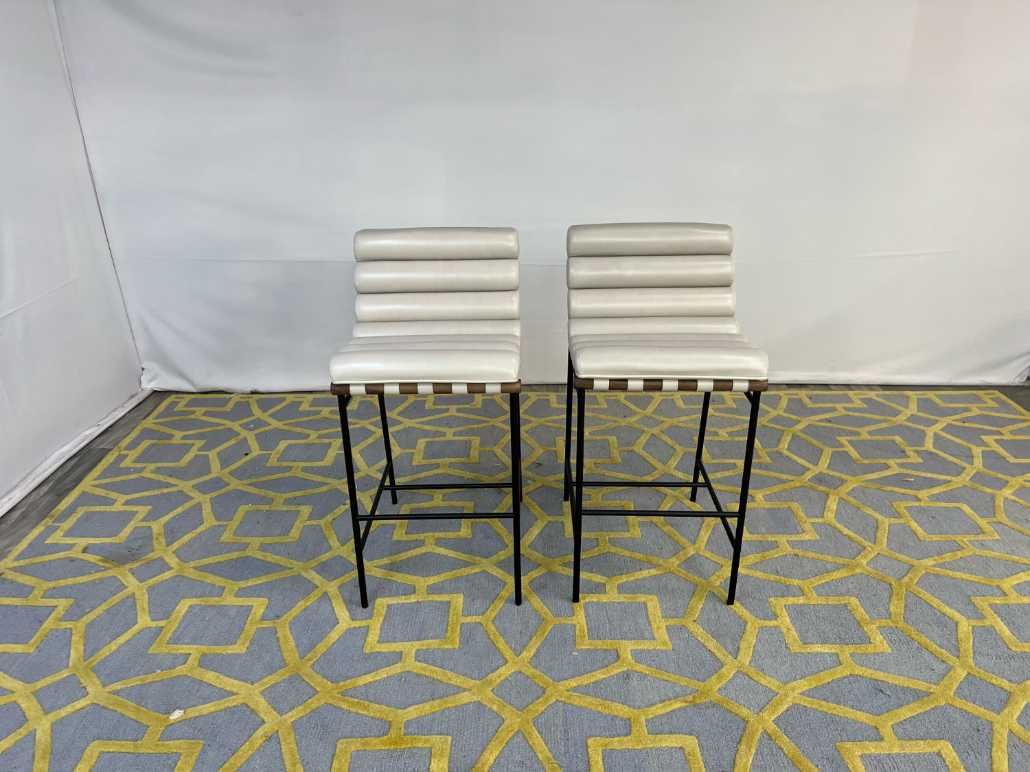 ( Delivery Available ) Denver Modern Vail Gray Leather Bar Stool