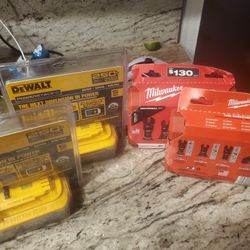 Dewalt   Milwaukee 