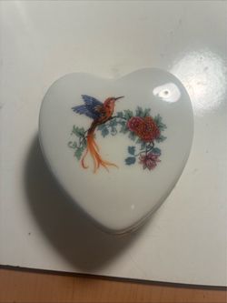 Heart-Shaped Porcelain Trinket Box