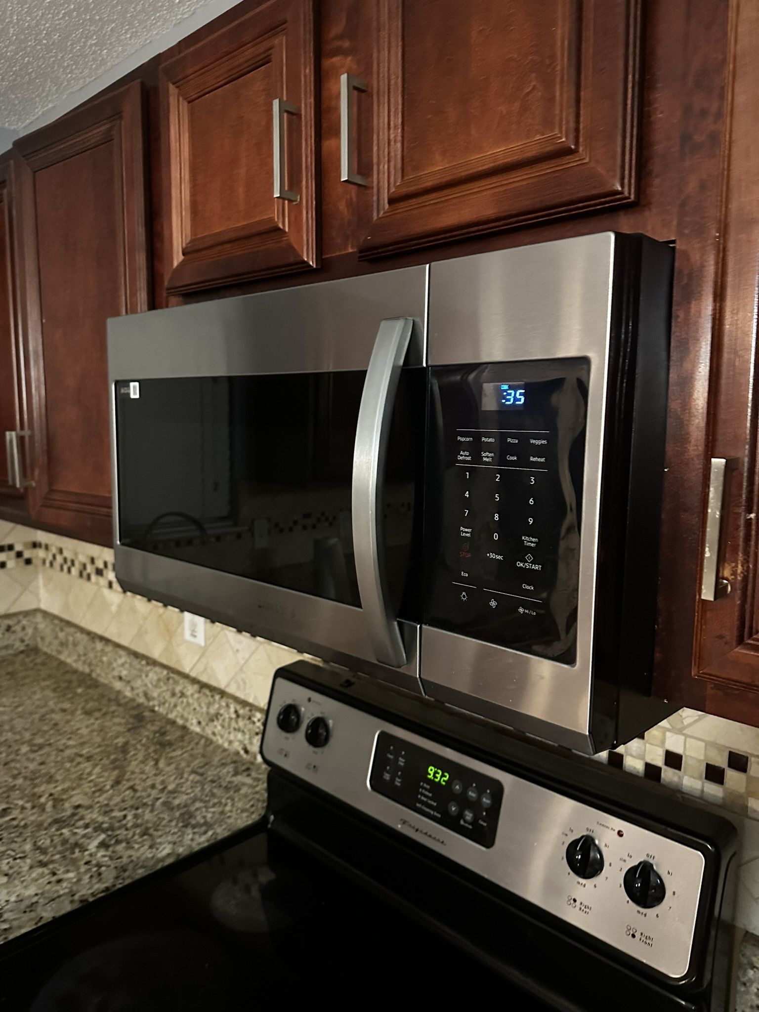 Like New Samsung Microwave (3 Months Old)