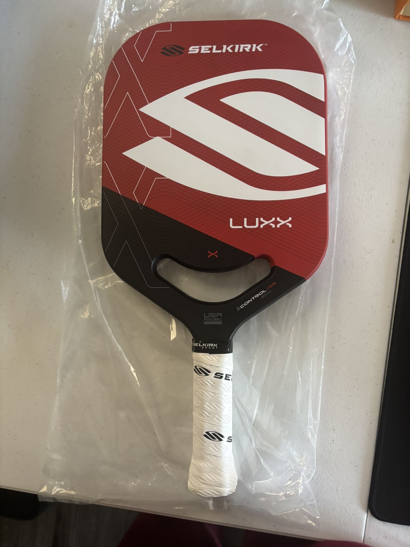 Selkirk Pickleball Paddle - Luxx control air - epic