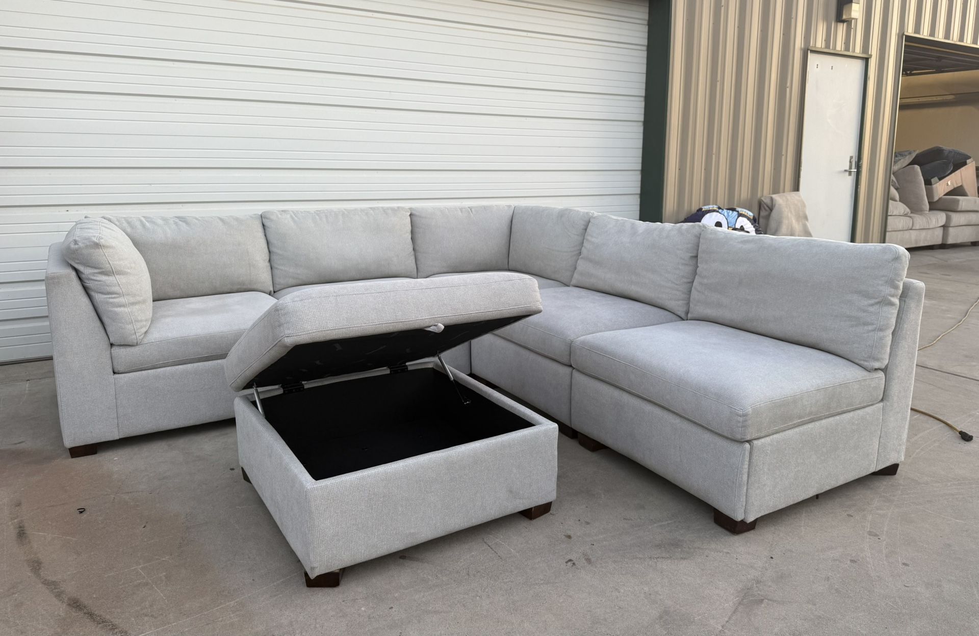 6 PIECE FABRIC MODULAR SECTIONAL WITH OTTOMAN
