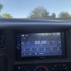 Brand New 7” Smart CarPlay Radio & Backup Camera