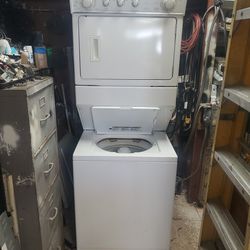 Whirlpool Washer/dryer Stack 27x72