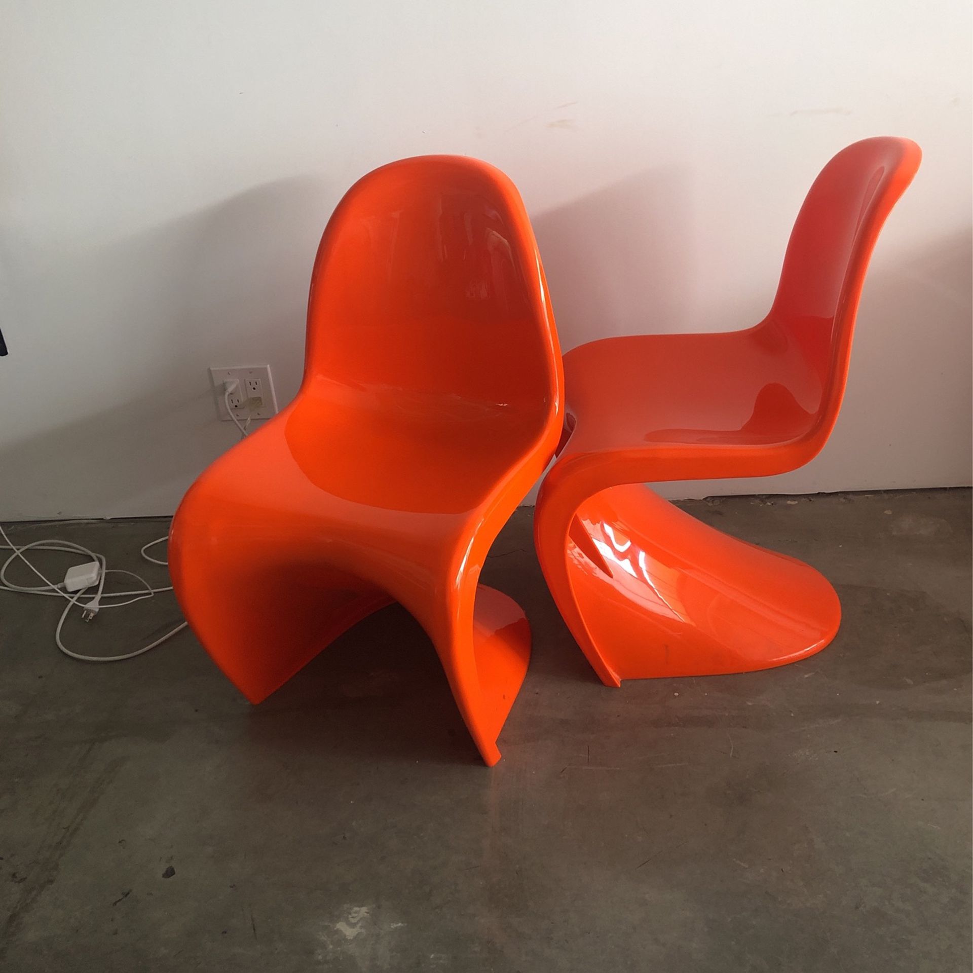 Set Of S Chairs Verner Pantone