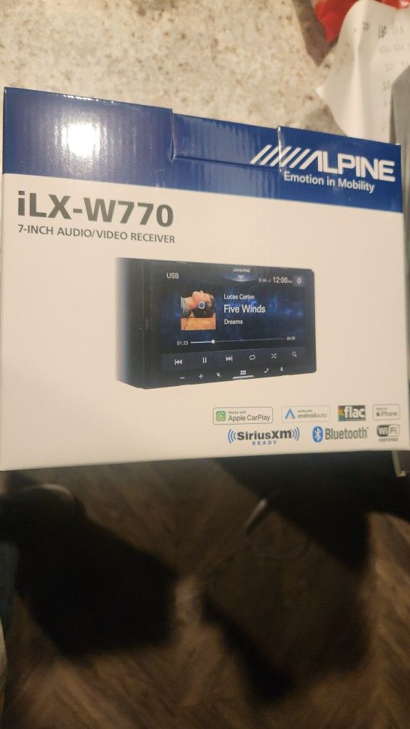 New Alpine Wireless Car Play 320