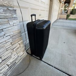 $25 Brand New merican Tourister Burst Max Quatro Softside Spinner Luggage