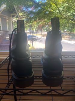 Like New Doc Marten’s - US 8