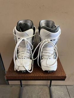 MEN'S THIRTY TWO SIZE 11 SNOWBOARD BOOTS!