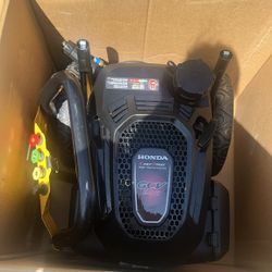 DEWALT 3300 PSI 2.4 GPM Cold Water Gas Pressure Washer with HONDA GCV200 Engine