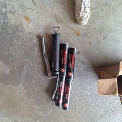 Greece Gun with 9 tubes of grease.