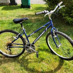 SCHWINN SIERRA BIKE 