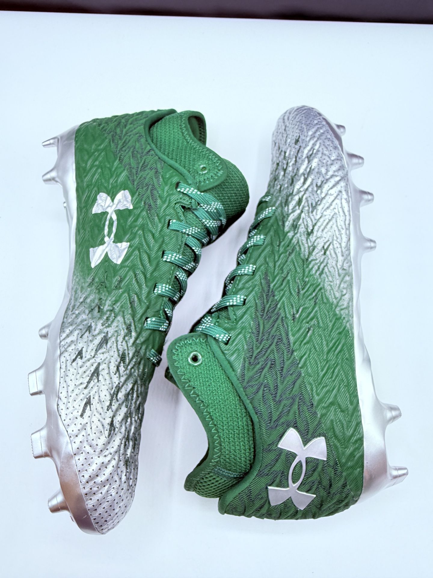 Under Armour Spotlight Clone 4.0 MC Football Cleats (contact info removed)-301 MSRP $140 Size 8