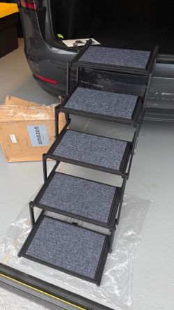 Absolutely new! Foldable Pet Stairs - Holds Up to 250lbs. Still in box