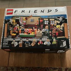 LEGO’S Friends Central Perk Set